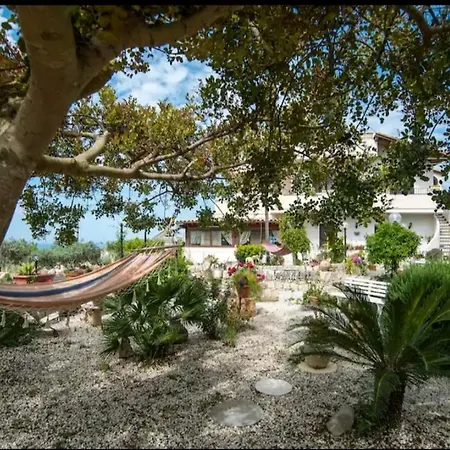 La Del Conte Guest house *